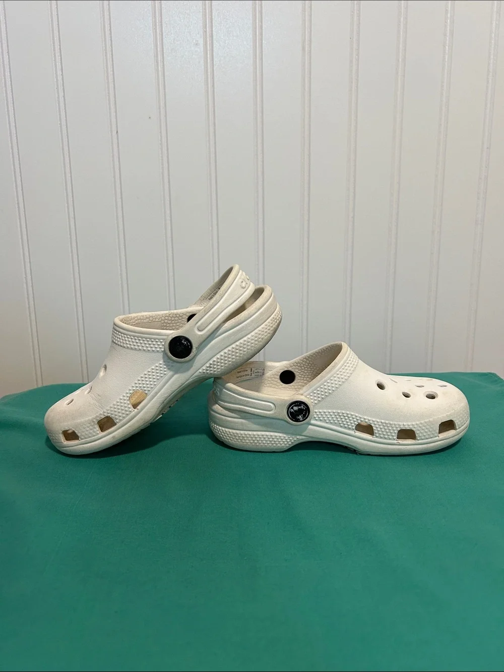 CROCS Kids White Clog Sandals with Heel Strap Sz: c11